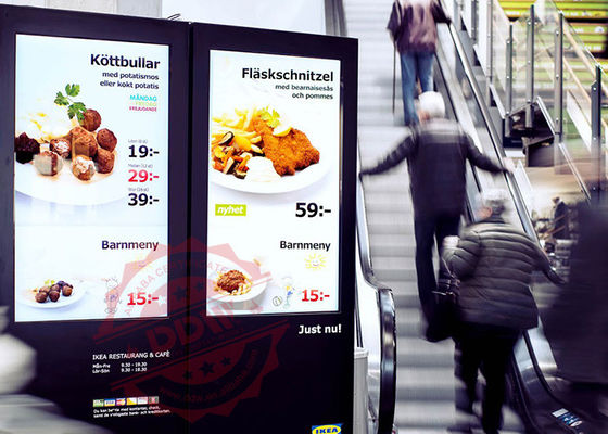 2000Cd / m2 IP65 stand alone digital signage for Banks , Original Samsung screen