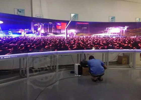 65" Curved Video Wall 500 Nits 1080p High Resolution 3.5mm Snarrow Bezel DDW-LW650HN11